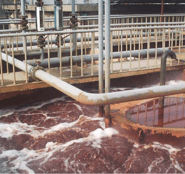 （圖：紡織廠污水泡沫現(xiàn)場）