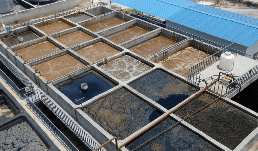 （圖：工業(yè)污水廢水起泡）